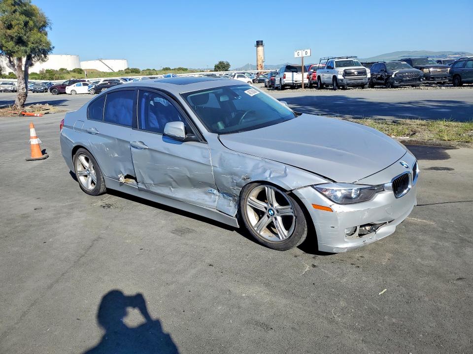 2015 Bmw 320 მანქანა იყიდება აუქციონზე, vin: WBA3B1G59FNT64621, აუქციონის ნომერი: 46756366