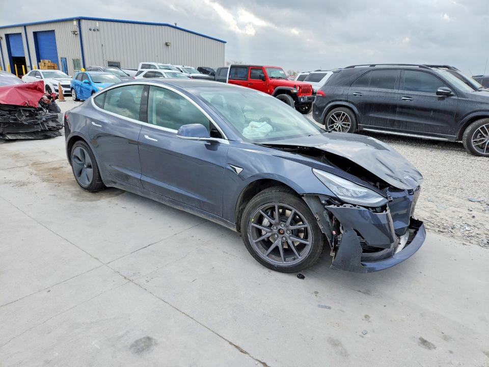 41768056 :رقم المزاد ، 5YJ3E1EB7LF663408 vin ، 2020 Tesla Model 3 مزاد بيع