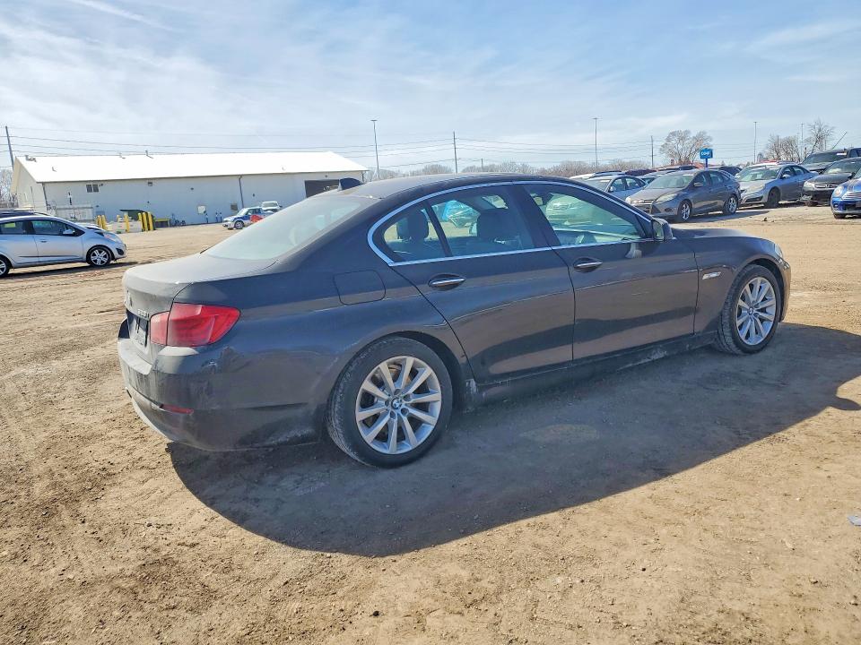 46964236 :رقم المزاد ، WBAXH5C51DD107713 vin ، 2013 Bmw 528 مزاد بيع