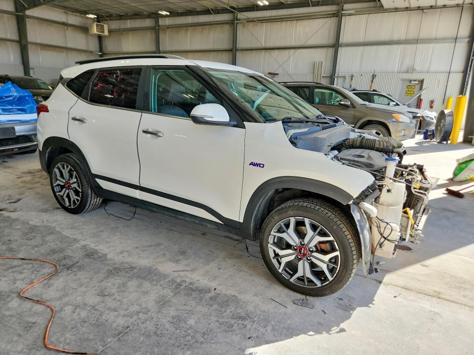 46704076 :رقم المزاد ، KNDETCA26P7358123 vin ، 2023 Kia Seltos مزاد بيع