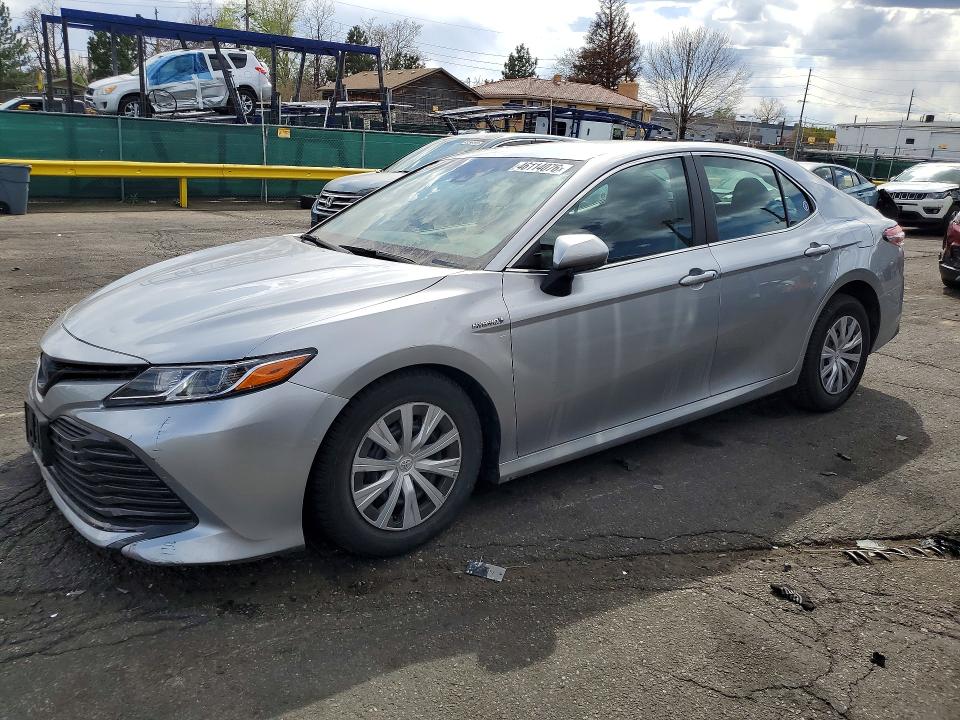 2018 Toyota Camry Hybrid მანქანა იყიდება აუქციონზე, vin: 4T1B31HK3JU504642, აუქციონის ნომერი: 46114076