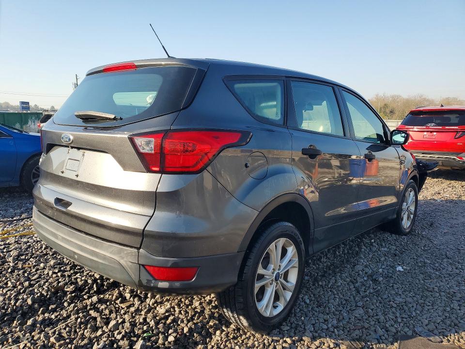 2019 Ford Escape მანქანა იყიდება აუქციონზე, vin: 1FMCU0F79KUC19584, აუქციონის ნომერი: 46825966