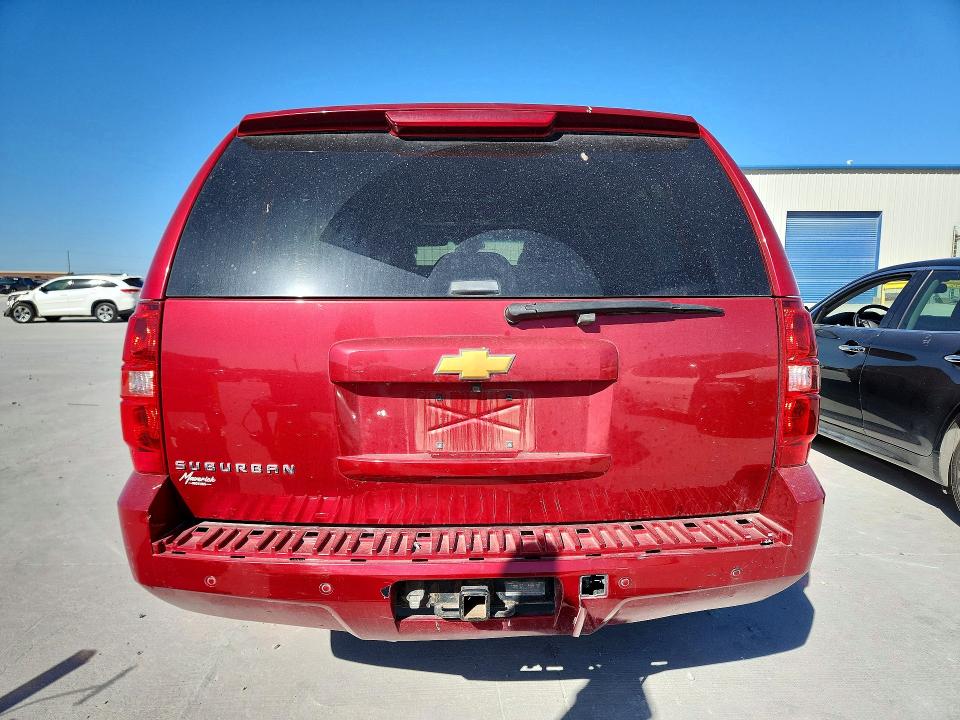 46694326 :رقم المزاد ، 1GNSKJE77DR205807 vin ، 2013 Chevrolet Suburban مزاد بيع