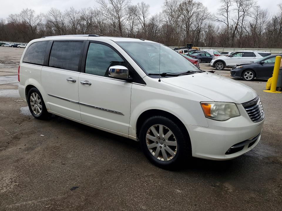 45756346 :رقم المزاد ، 2A4RR6DG1BR667329 vin ، 2011 Chrysler Town & Country مزاد بيع