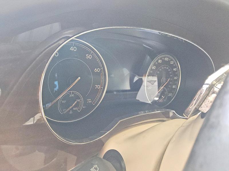2017 Bently Bentayga მანქანა იყიდება აუქციონზე, vin: SJAAC2ZV8HC015170, აუქციონის ნომერი: 49638436