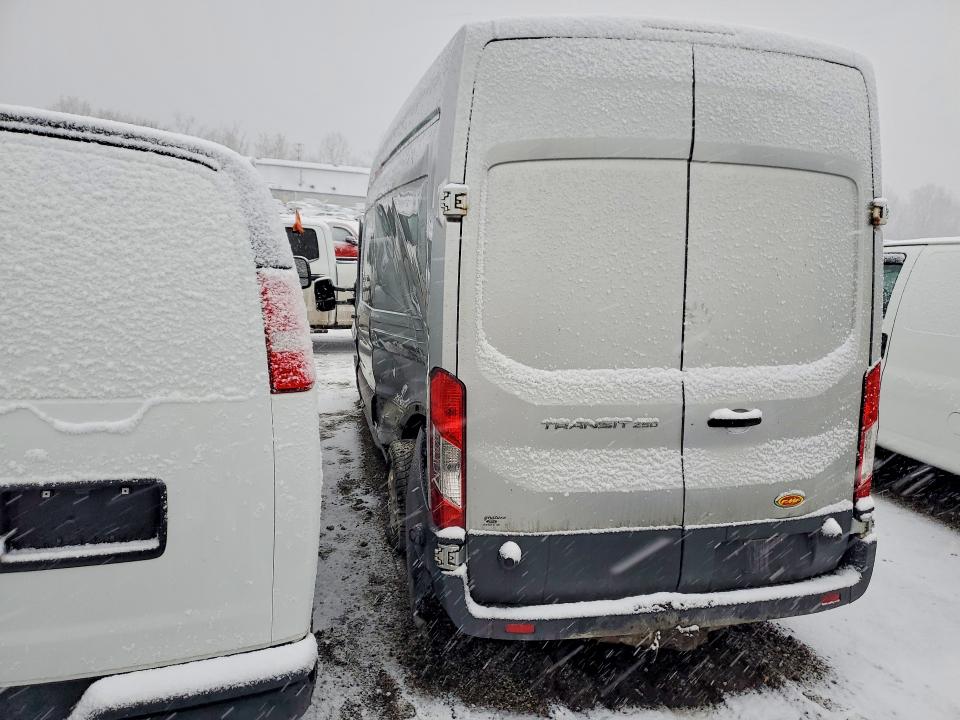 Продажа на аукционе авто 2015 Ford Transit, vin: 1FTNR3XM3FKA49406, номер лота: 45920546