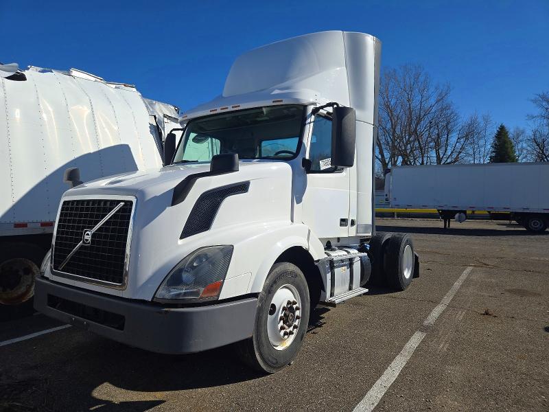 Продаж на аукціоні авто 2016 Volvo Vnl, vin: 4V4N39TGXGN965668, номер лоту: 77495805