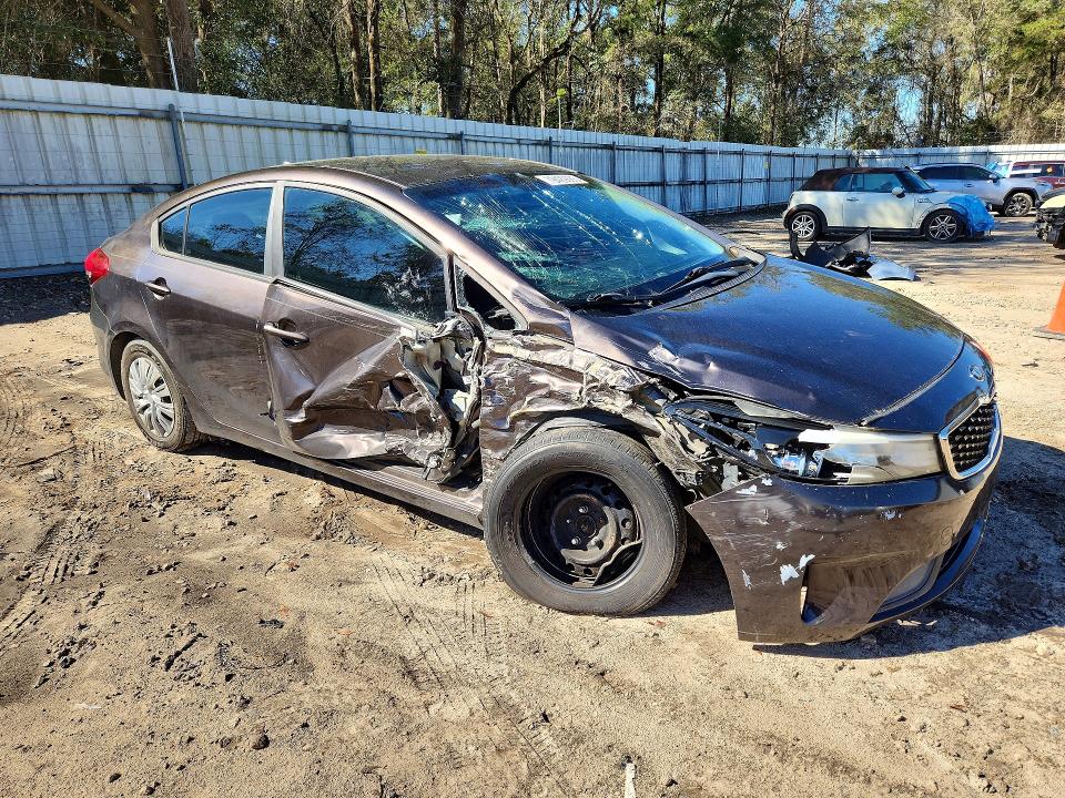 79420685 :رقم المزاد ، 3KPFL4A75JE205682 vin ، 2018 Kia Forte مزاد بيع
