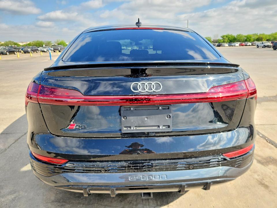Продаж на аукціоні авто 2024 Audi Q8 E-tron, vin: WA1CAAGE7RB005967, номер лоту: 47945126