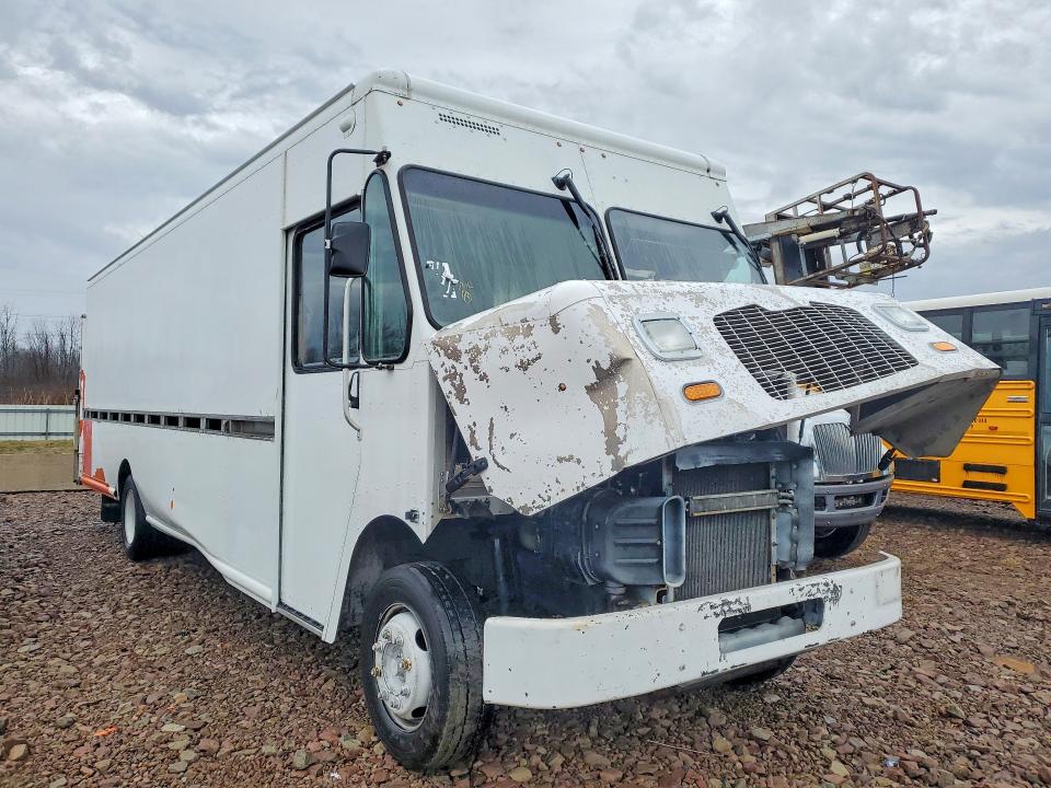 53241336 :رقم المزاد ، 4UZAC3DV2ECFW4420 vin ، 2014 Frht - Freightliner Chassis مزاد بيع