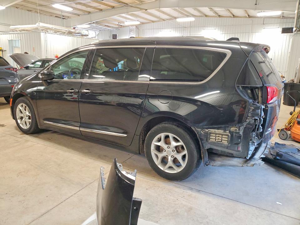Продаж на аукціоні авто 2017 Chrysler Pacifica, vin: 2C4RC1EG7HR756842, номер лоту: 42072006