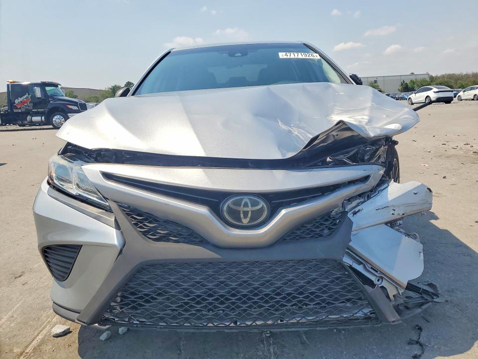2020 Toyota Camry მანქანა იყიდება აუქციონზე, vin: 4T1G11AK1LU922366, აუქციონის ნომერი: 47171926