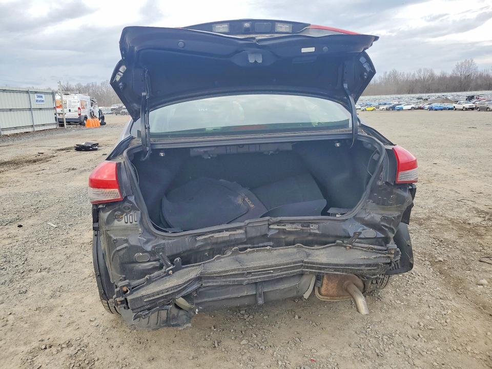 45801776 :رقم المزاد ، 3KPFK4A77JE272786 vin ، 2018 Kia Forte مزاد بيع