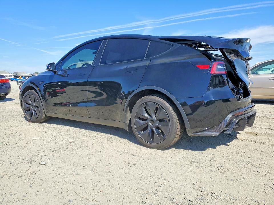 46193906 :رقم المزاد ، 7SAYGAEE7SF272187 vin ، 2025 Tesla Model Y مزاد بيع