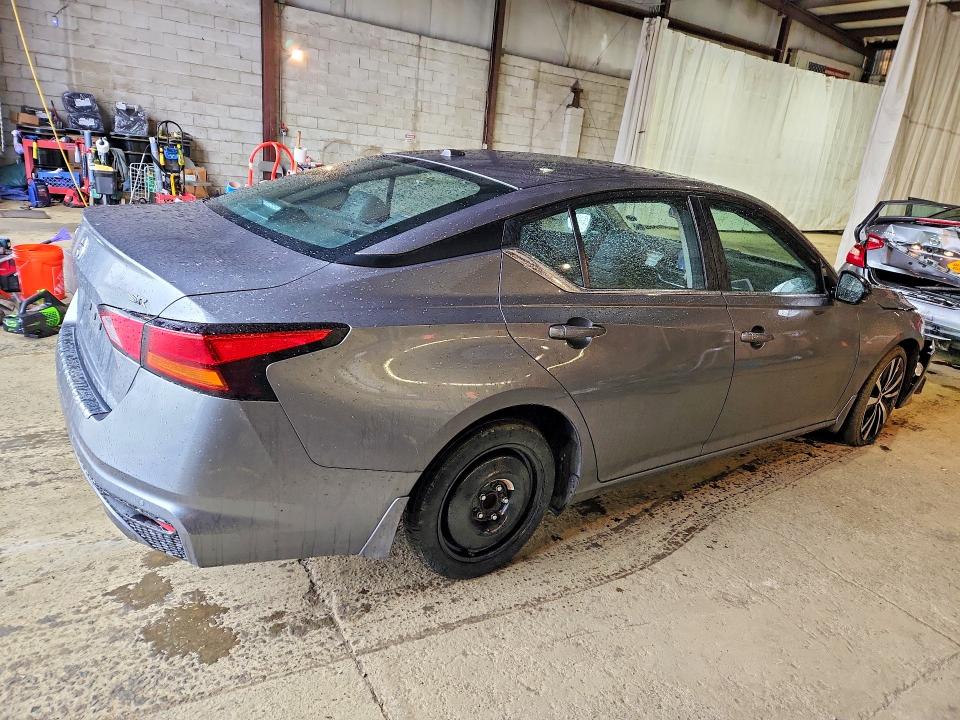 41818936 :رقم المزاد ، 1N4BL4CVXMN417185 vin ، 2021 Nissan Altima مزاد بيع