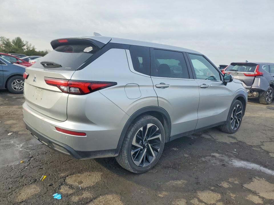 46035746 :رقم المزاد ، JA4J4TA84NZ027861 vin ، 2022 Mitsubishi Outlander مزاد بيع