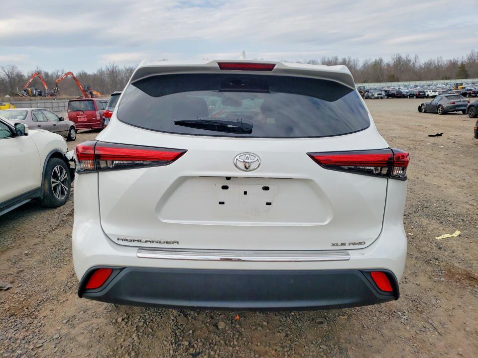 Aukcja sprzedaży 2022 Toyota Highlander, vin: 5TDGZRBH5NS206267, numer aukcji: 55809256
