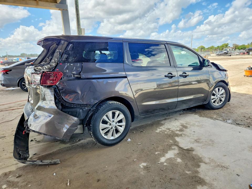 46437806 :رقم المزاد ، KNDMB5C13J6394203 vin ، 2018 Kia Sedona مزاد بيع