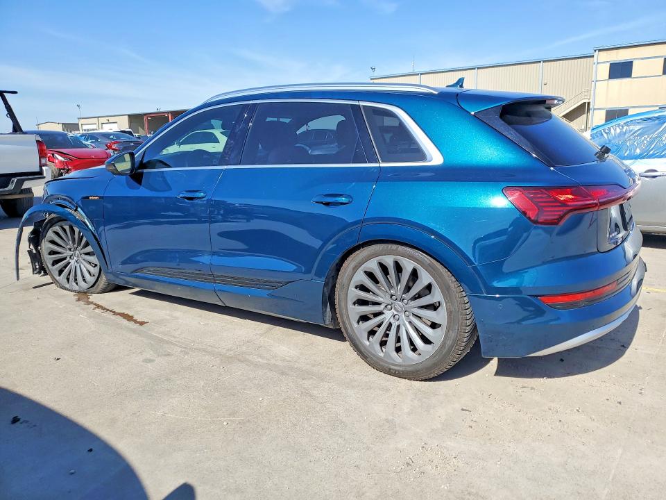 46029156 :رقم المزاد ، WA1VAAGE5KB012480 vin ، 2019 Audi E-tron مزاد بيع