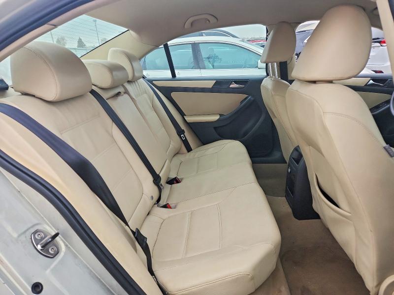 41909446 :رقم المزاد ، 3VWDX7AJ8BM330107 vin ، 2011 Volkswagen Jetta مزاد بيع