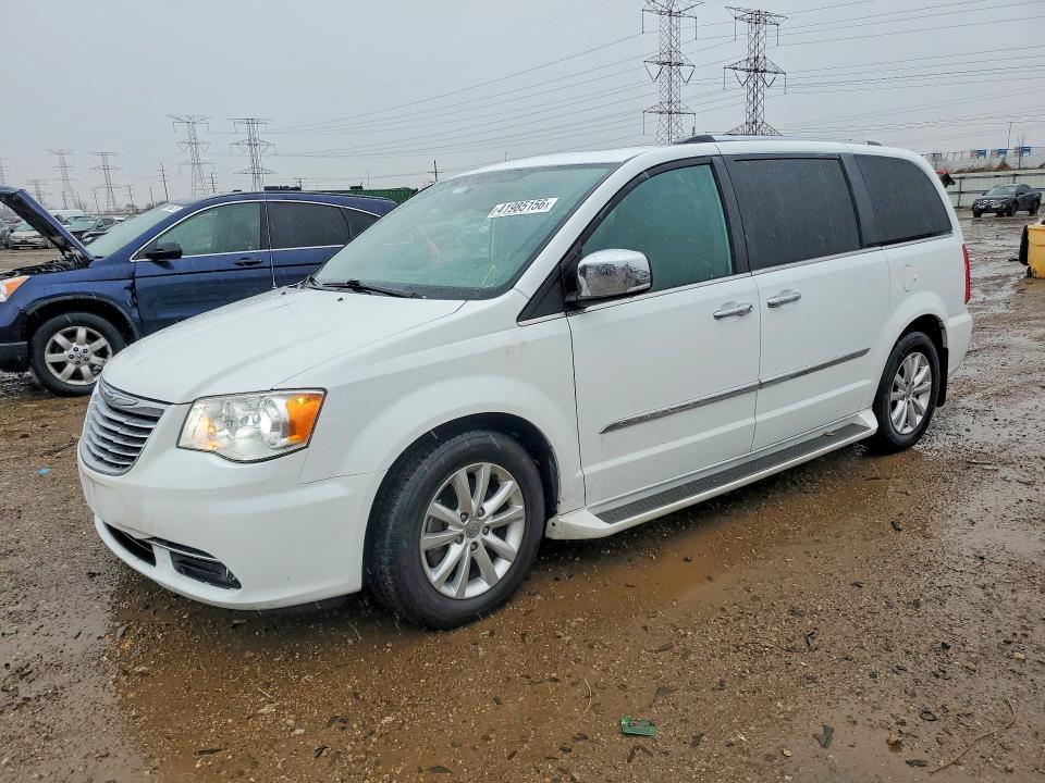 41985156 :رقم المزاد ، 2C4RC1GG1GR232548 vin ، 2016 Chrysler Town & Country مزاد بيع