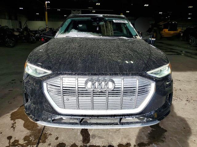 45755136 :رقم المزاد ، WA1VABGE2KB023281 vin ، 2019 Audi E-tron مزاد بيع