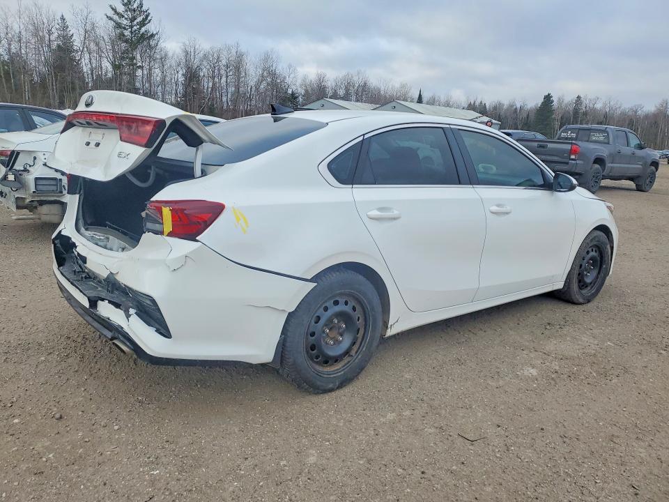 45761276 :رقم المزاد ، 3KPF54AD4ME348398 vin ، 2021 Kia Forte مزاد بيع