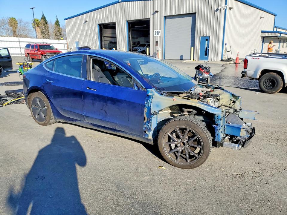 Продажа на аукционе авто 2020 Tesla Model 3, vin: 5YJ3E1EAXLF644617, номер лота: 79613105