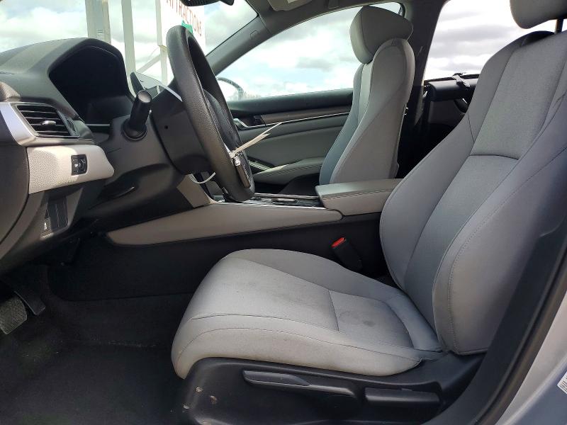 41989846 :رقم المزاد ، 1HGCV1F13JA072733 vin ، 2018 Honda Accord مزاد بيع