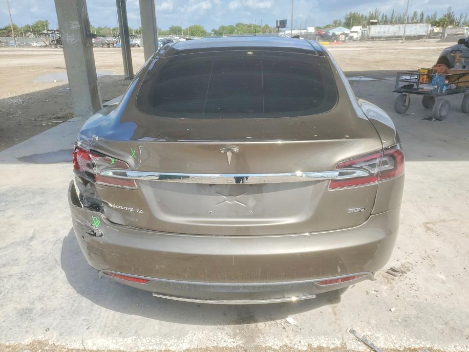 45991636 :رقم المزاد ، 5YJSA1E20GF131415 vin ، 2016 Tesla Model S مزاد بيع