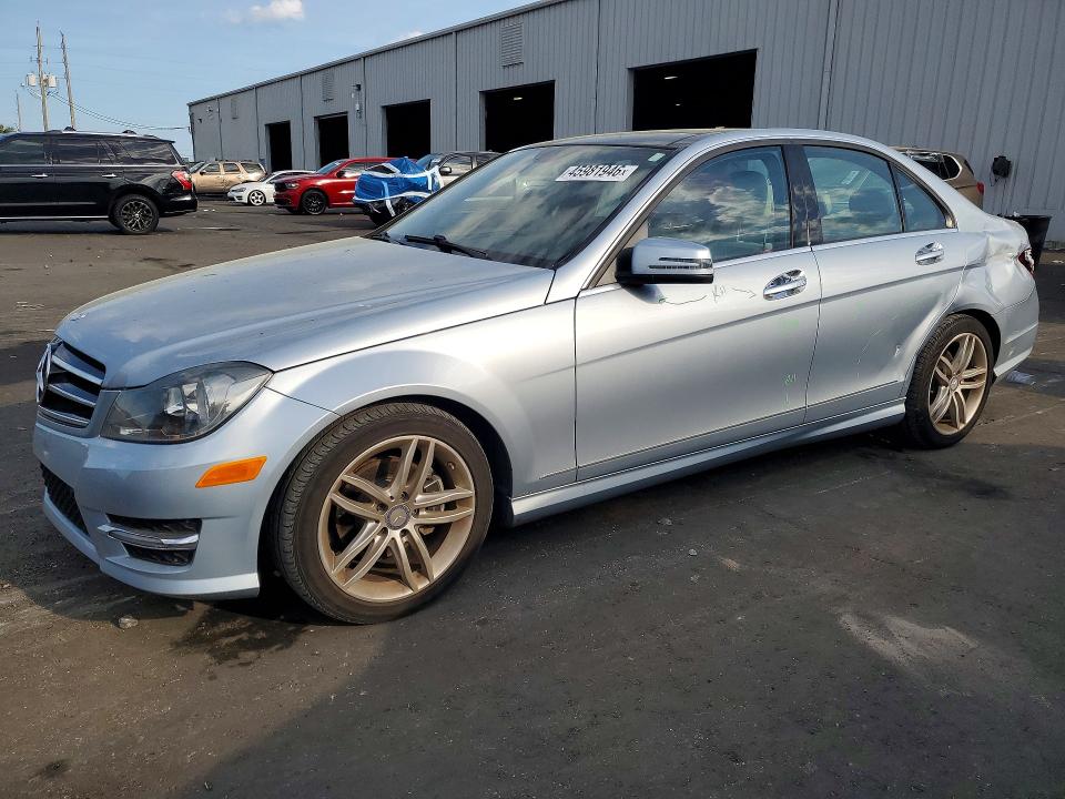 Продажа на аукционе авто 2014 Mercedes-benz C, vin: WDDGF4HB3ER310856, номер лота: 45981946