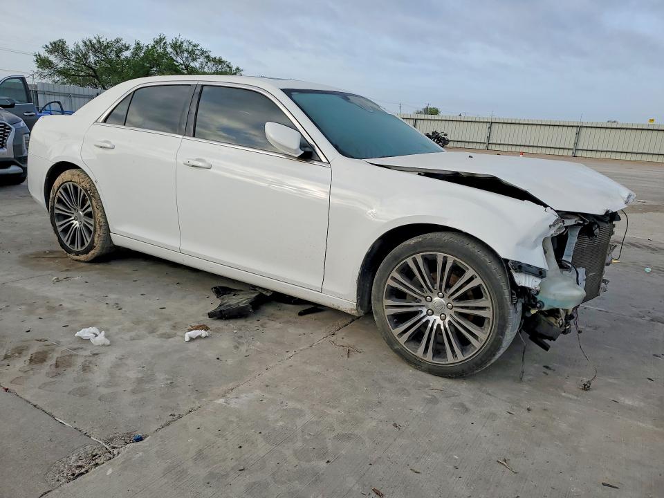 2013 Chrysler 300 მანქანა იყიდება აუქციონზე, vin: 2C3CCABG3DH551548, აუქციონის ნომერი: 47460236