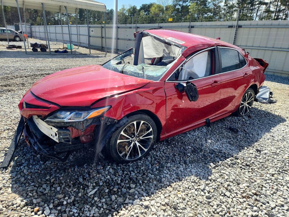 46309486 :رقم المزاد ، 4T1G11AK2LU383255 vin ، 2020 Toyota Camry مزاد بيع