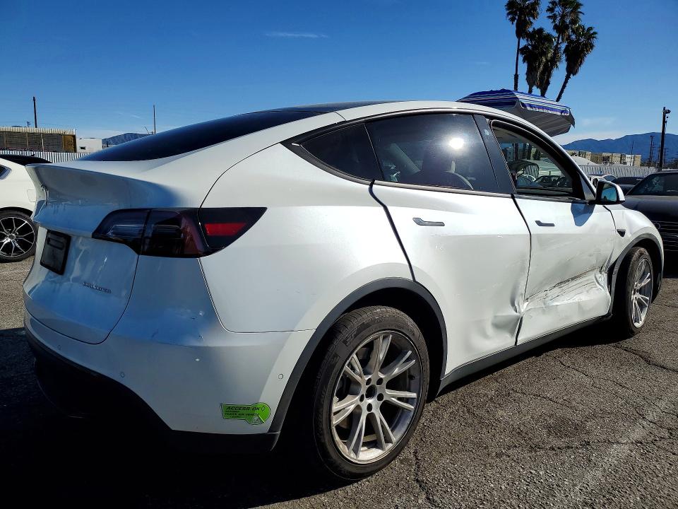79909255 :رقم المزاد ، 7SAYGDEE3NF554901 vin ، 2022 Tesla Model Y مزاد بيع