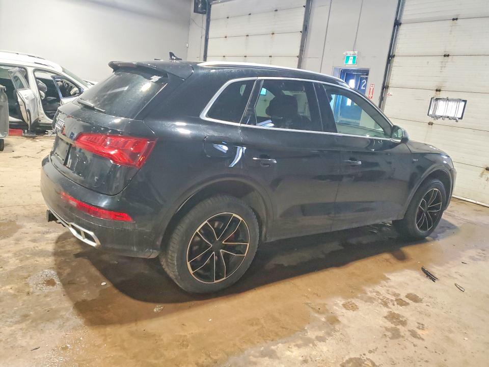 45976906 :رقم المزاد ، WA1C4AFY9J2085828 vin ، 2018 Audi Sq5 مزاد بيع