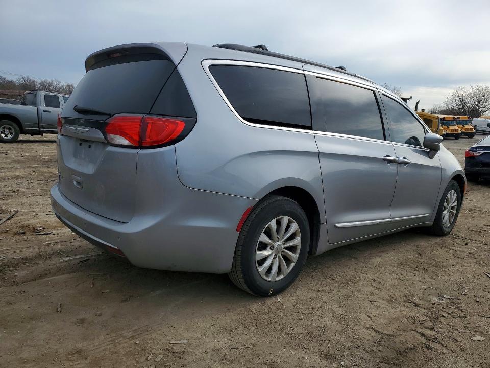 Продаж на аукціоні авто 2017 Chrysler Pacifica, vin: 2C4RC1BG8HR511889, номер лоту: 47416796