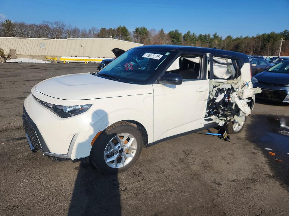 Продажа на аукционе авто 2024 Kia Soul, vin: KNDJ23AU5R7225889, номер лота: 41948376