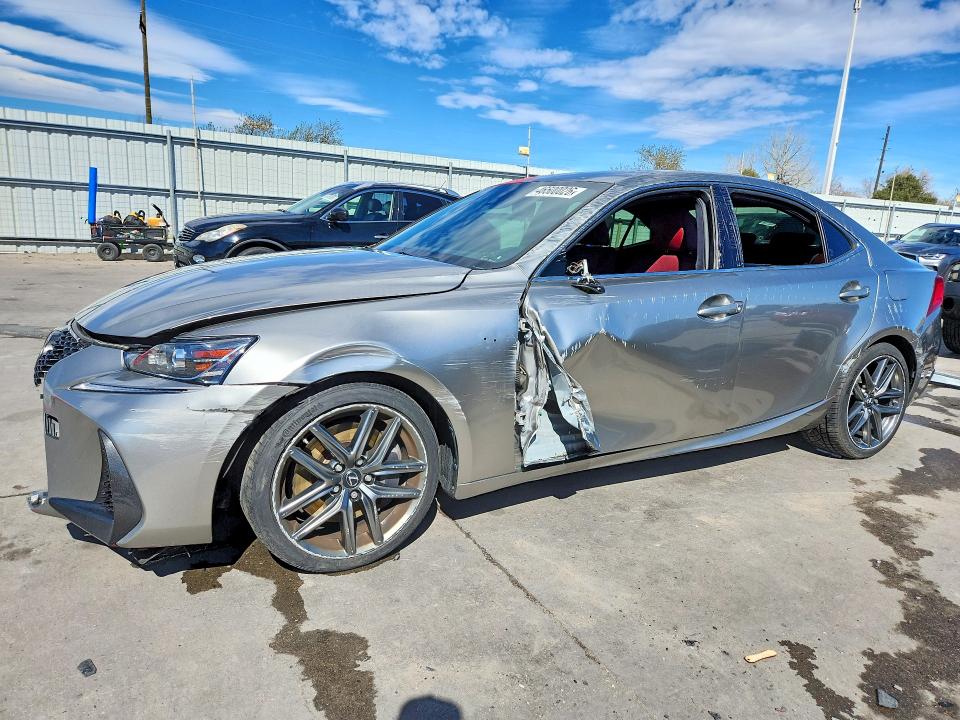 46500026 :رقم المزاد ، JTHCM1D25H5021233 vin ، 2017 Lexus Is 300 مزاد بيع