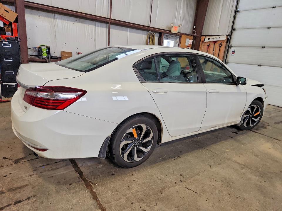 Продажа на аукционе авто 2017 Honda Accord, vin: 1HGCR2F36HA810384, номер лота: 79112175