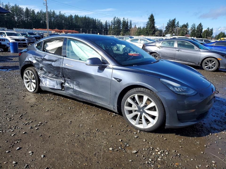 Продажа на аукционе авто 2018 Tesla Model 3, vin: 5YJ3E1EB4JF182836, номер лота: 45596986