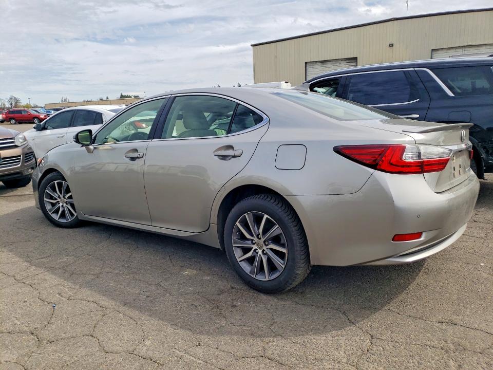 46332276 :رقم المزاد ، JTHBW1GG5J2169029 vin ، 2018 Lexus Es 300h مزاد بيع