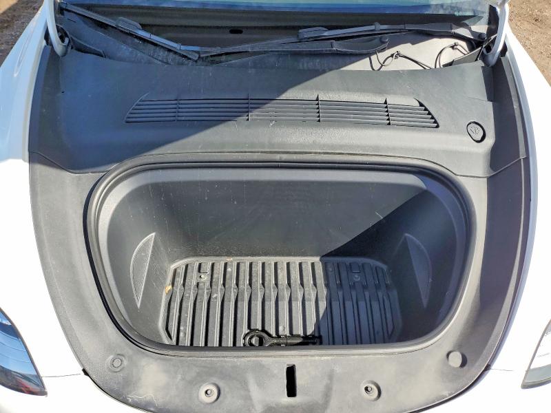 41877826 :رقم المزاد ، 7SAYGDEE9NF425531 vin ، 2022 Tesla Model Y مزاد بيع