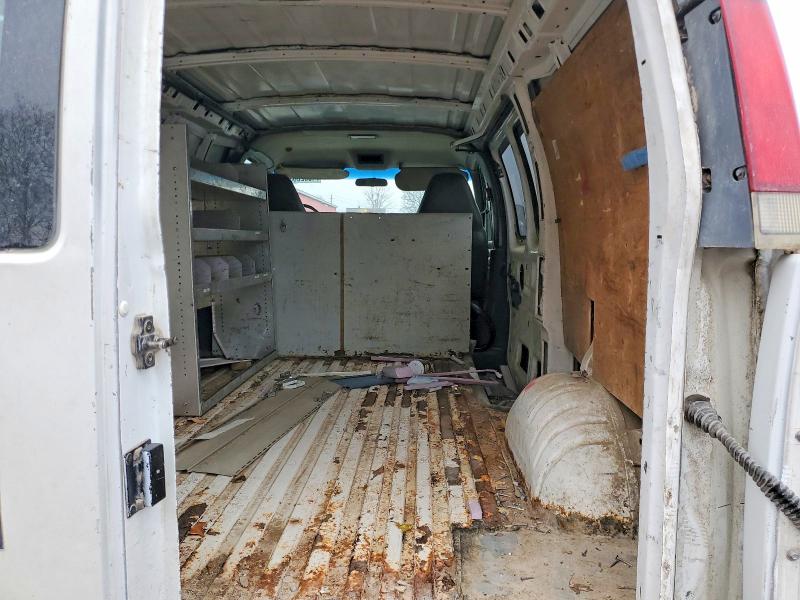 45620636 :رقم المزاد ، 1GCFG25MX11157379 vin ، 2001 Chev Express G2500 مزاد بيع