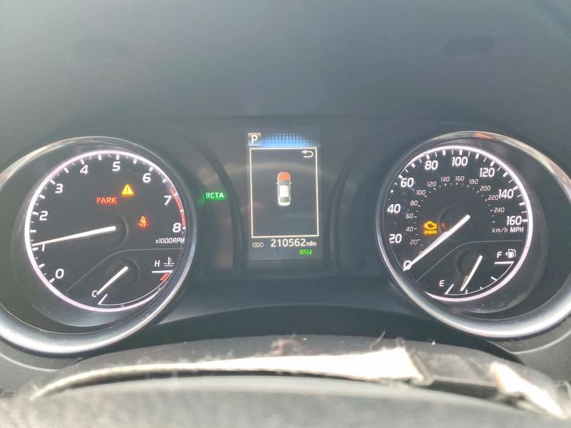 46358276 :رقم المزاد ، 4T1B11HK2JU141840 vin ، 2018 Toyota Camry مزاد بيع