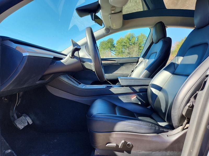 42049176 :رقم المزاد ، 7SAYGDEE0PF611137 vin ، 2023 Tesla Model Y مزاد بيع