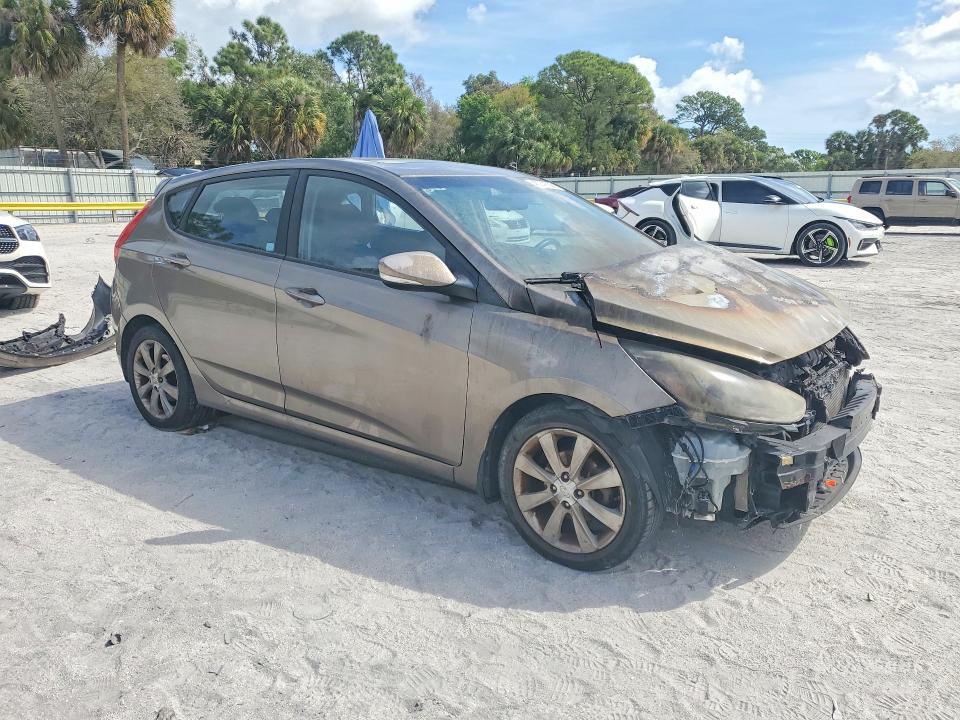 2014 Hyundai Accent მანქანა იყიდება აუქციონზე, vin: KMHCU5AE2EU162149, აუქციონის ნომერი: 45747636