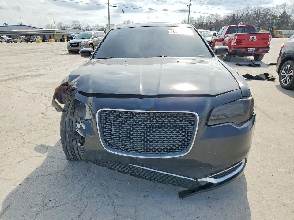 79629775 :رقم المزاد ، 2C3CCAGG0KH648406 vin ، 2019 Chrysler 300 مزاد بيع