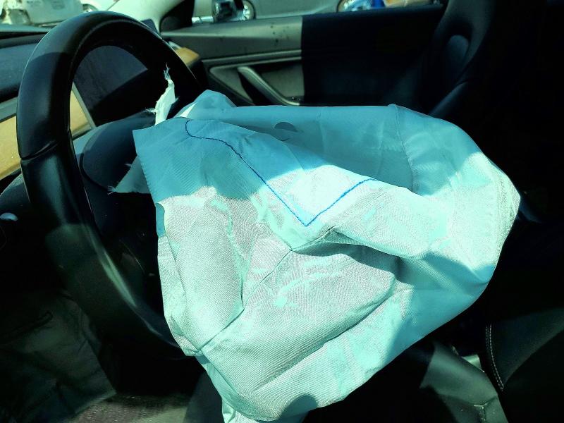 47224916 :رقم المزاد ، 5YJ3E1EA2JF059494 vin ، 2018 Tesla Model 3 مزاد بيع