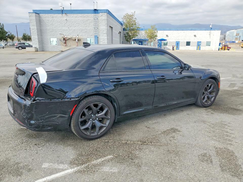 2021 Chrysler 300 მანქანა იყიდება აუქციონზე, vin: 2C3CCABGXMH545620, აუქციონის ნომერი: 45570676