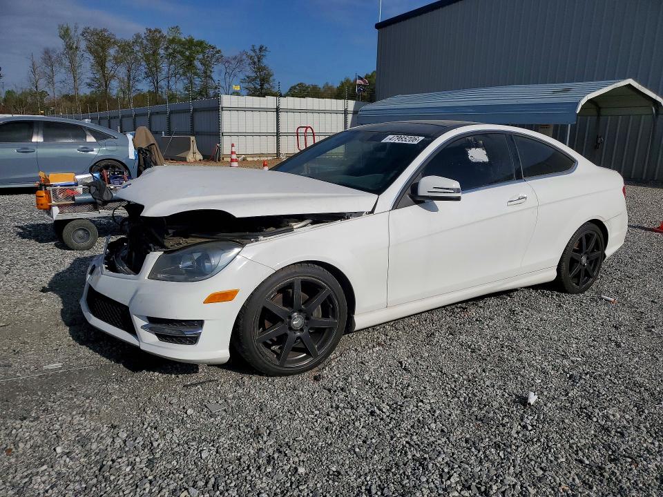 Продажа на аукционе авто 2015 Mercedes-benz C, vin: WDDGJ4HB3FG360121, номер лота: 47985206